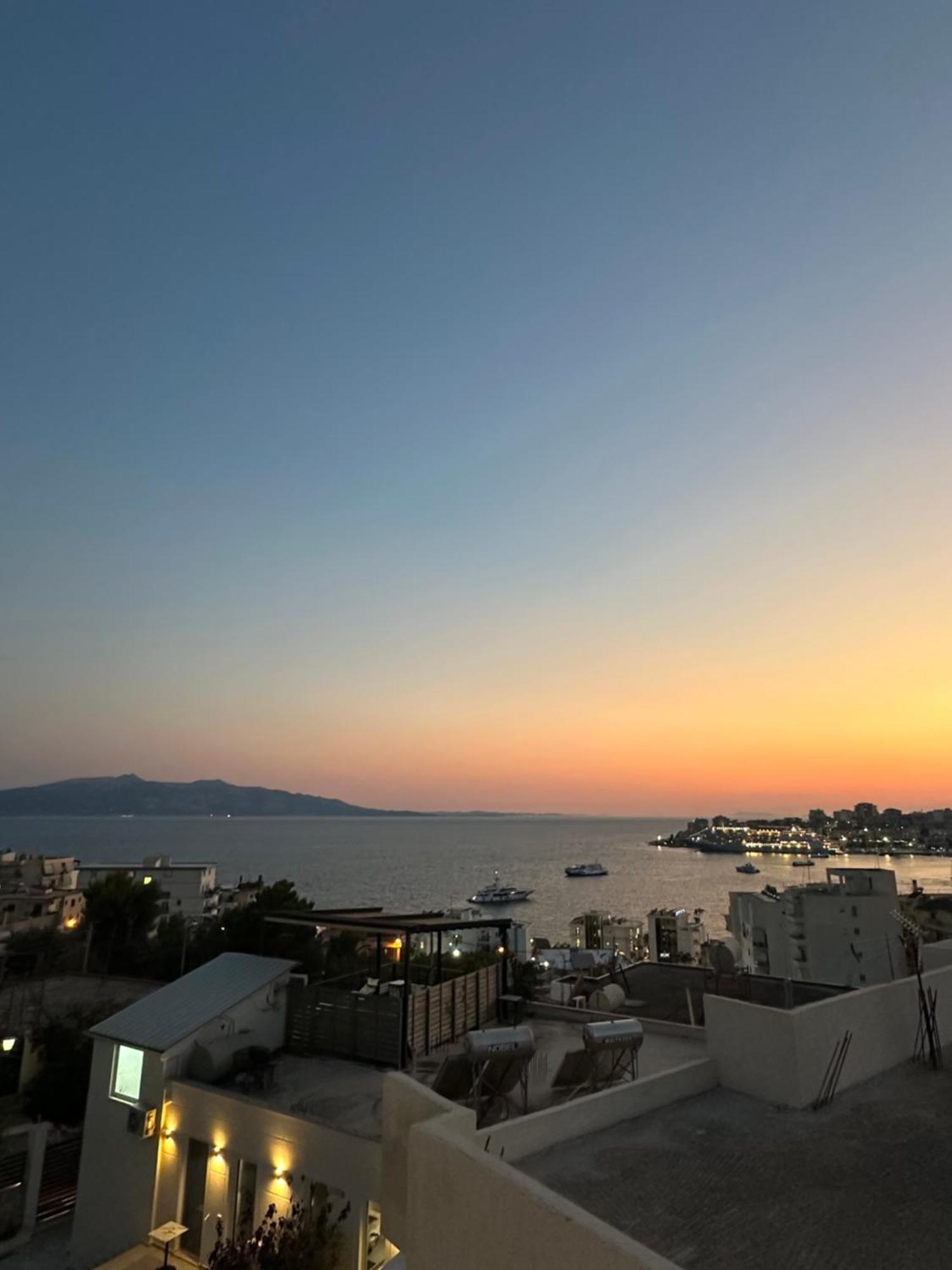 Io'S Apartments Sarandë エクステリア 写真