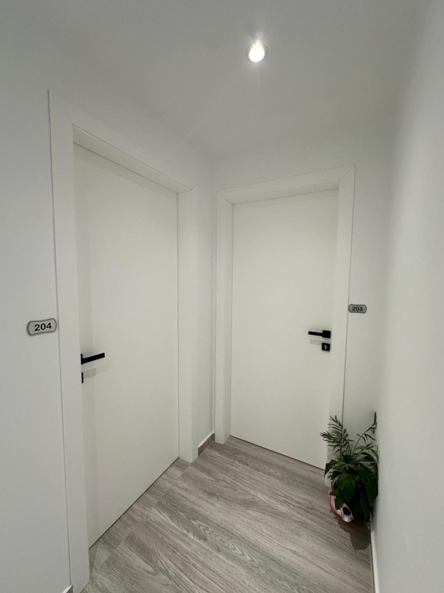 Io'S Apartments Sarandë エクステリア 写真