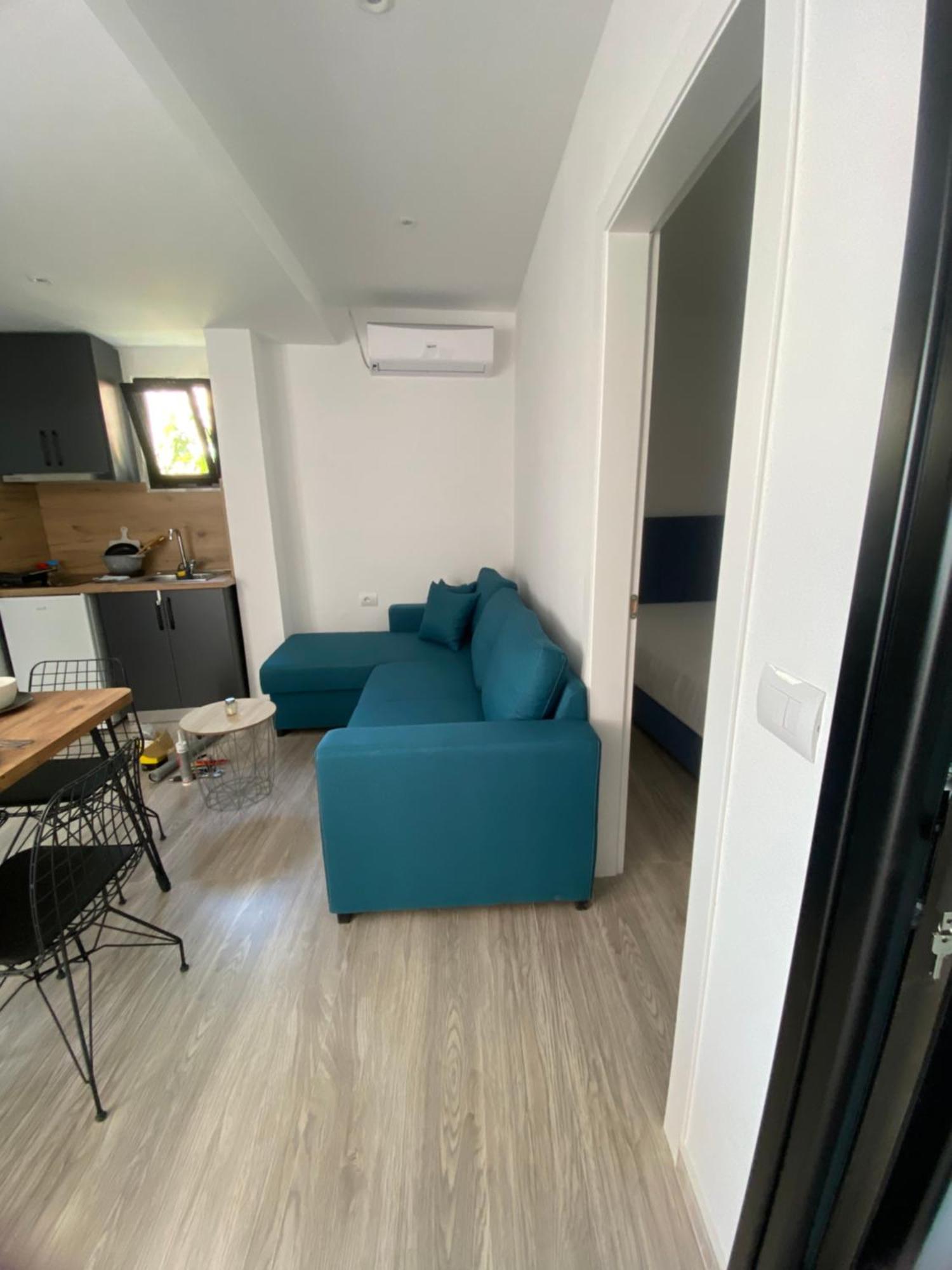 Io'S Apartments Sarandë エクステリア 写真